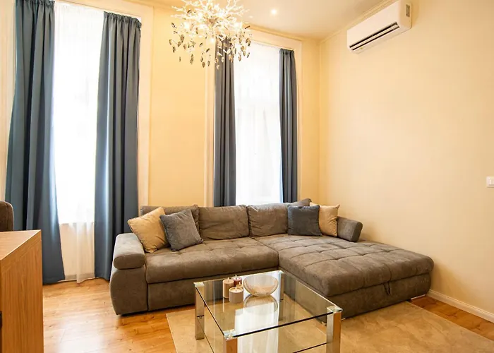 Deluxury On Erzsebet Boulevard Budapeszt