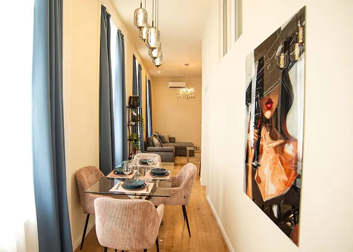 Deluxury On Erzsebet Boulevard Budapeszt