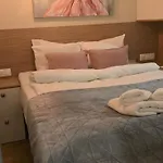 Deluxury On Erzsebet Boulevard 布达佩斯