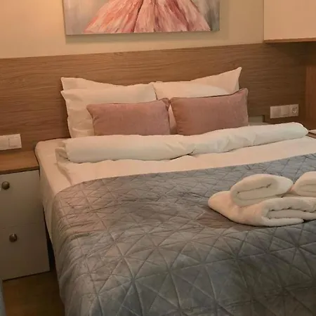 Deluxury On Erzsebet Boulevard Будапешт