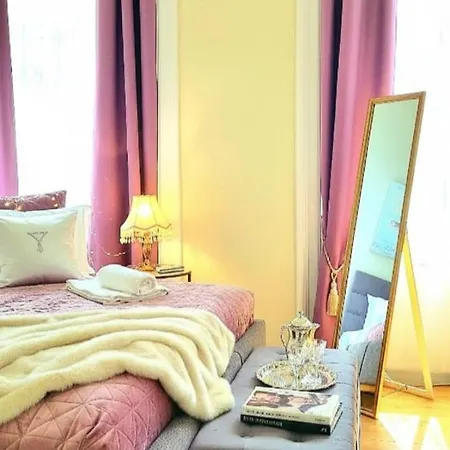 Deluxury On Erzsebet Boulevard Апартаменты *
