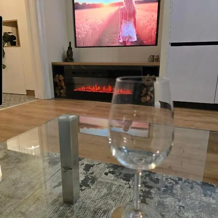 Deluxury On Erzsebet Boulevard Апартаменты *