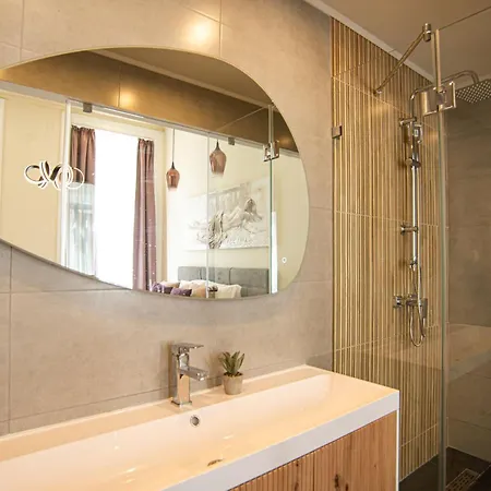 Deluxury On Erzsebet Boulevard 布达佩斯