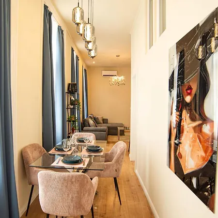 Deluxury On Erzsebet Boulevard Будапешт