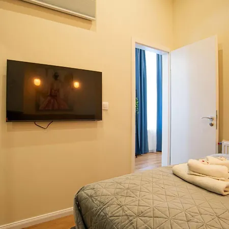 Deluxury On Erzsebet Boulevard Apartment
